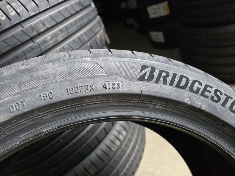 235/45/19 BRIDGESTONE 4бр