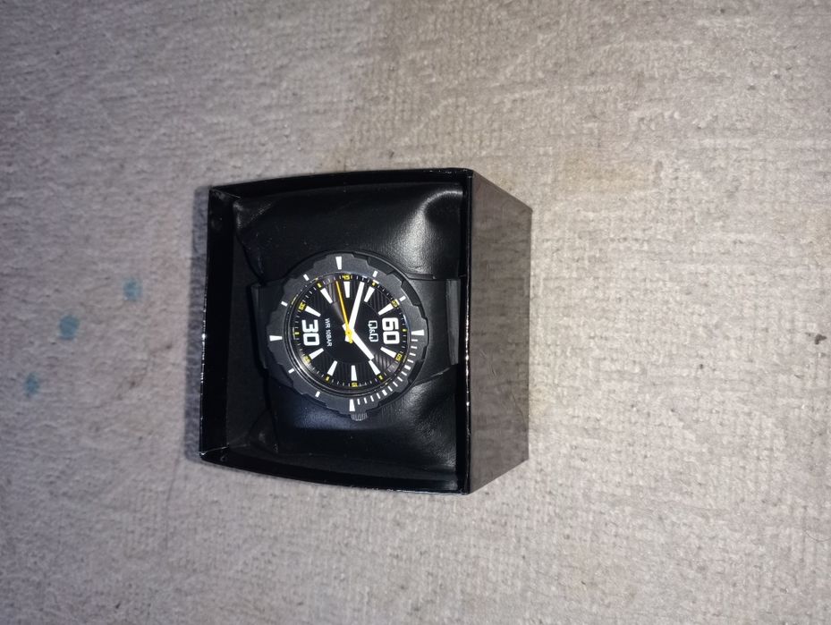 Продаю часы все работает