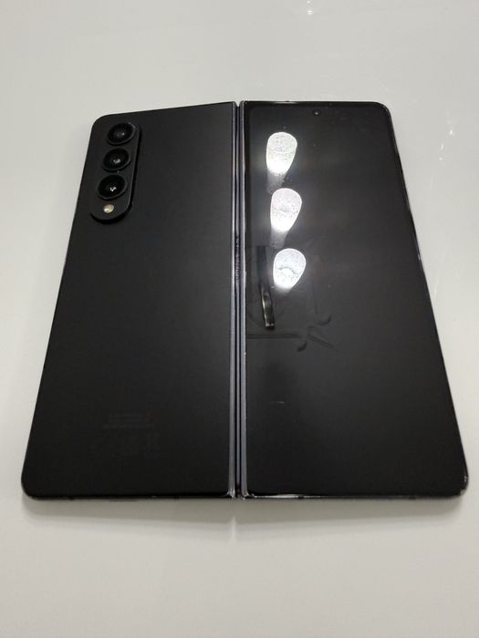 Samsung z fold 4