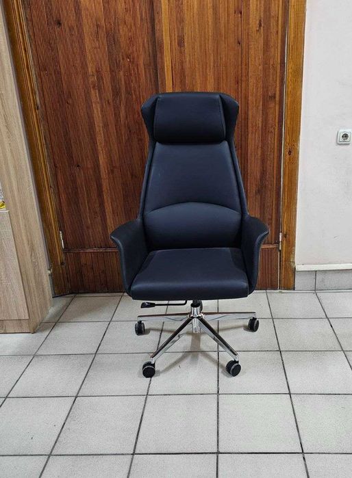 Кресло кожаное, руководительское, с  фиксацией наклона спинкики
