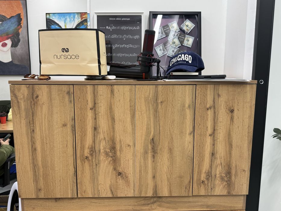 Шкаф 4 дверный можно домой или офис