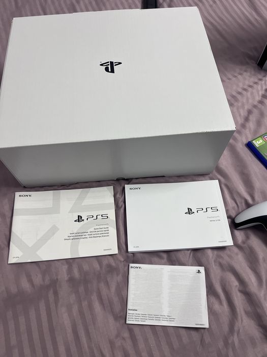 Vând PS5 Sony D-Chassis White Slim