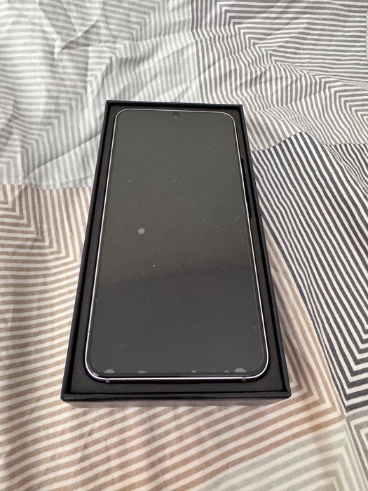 Samsung S 22, може и коментар на цена