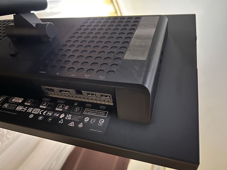 Monitor de gaming Lenovo Legion 240hz