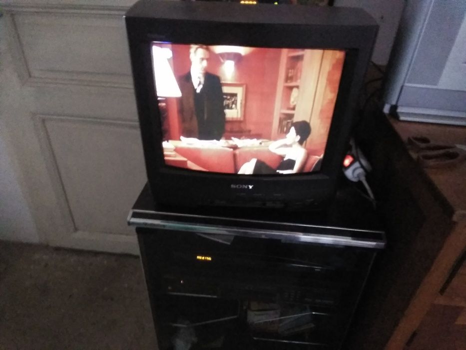 Телевизор SONY trinitron