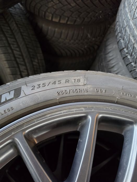 4 Броя 235/45/18 Michelin 6mm 24dot