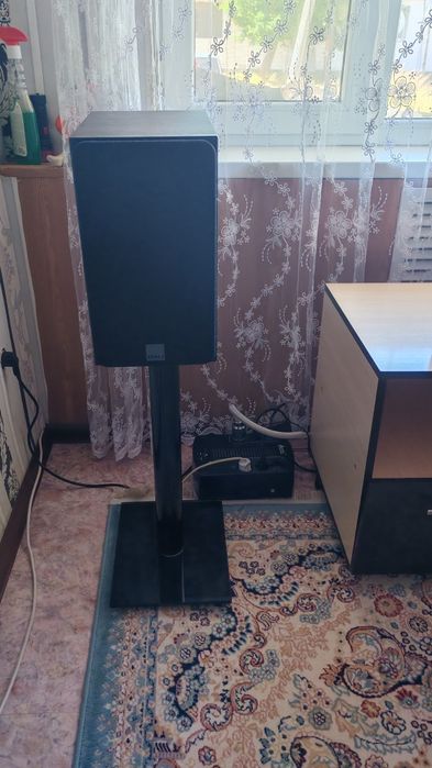 Акустика Dali oberon 3 со стойками Dali Connect E-601 (комплект)