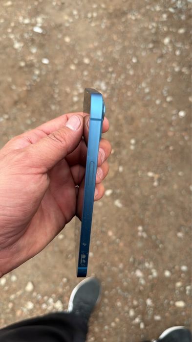 Iphone 13 Blue