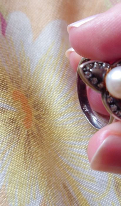 Сребърен пръстен с перла и циркониеви камъчета