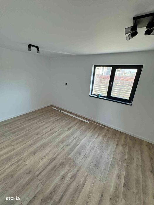 Casa 4 dormitoare Dezvoltator