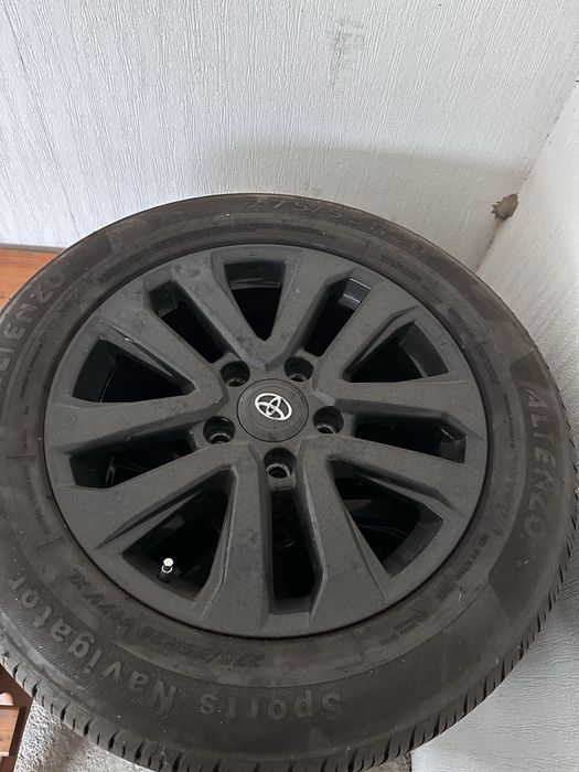 Продам Диски с шинами 275 /55/ R20 Toyota летние