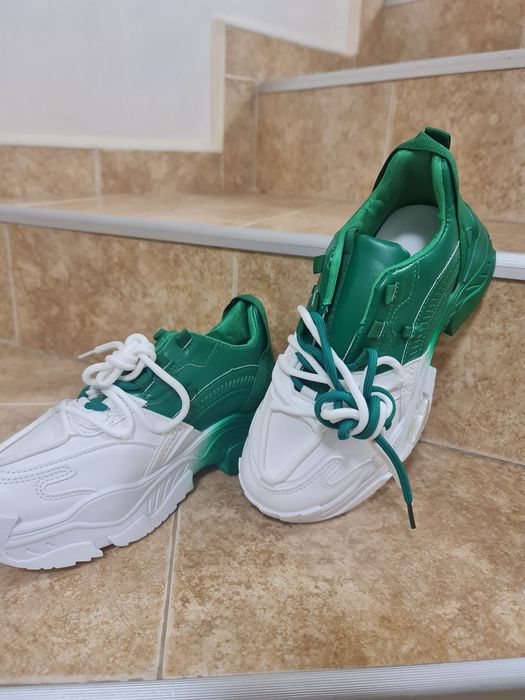 Дамски сникърси 38