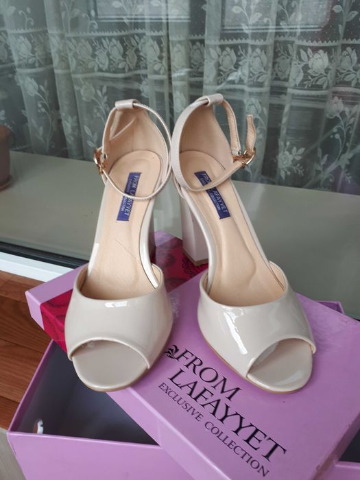 Босоножки женские