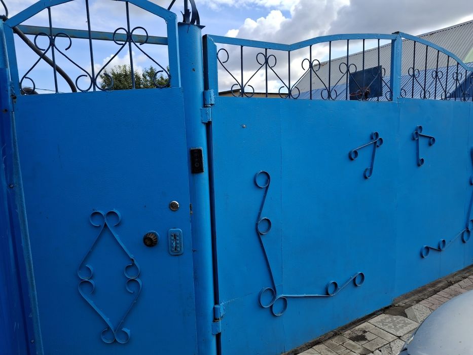 Ворота с коллиткой . Қақпа