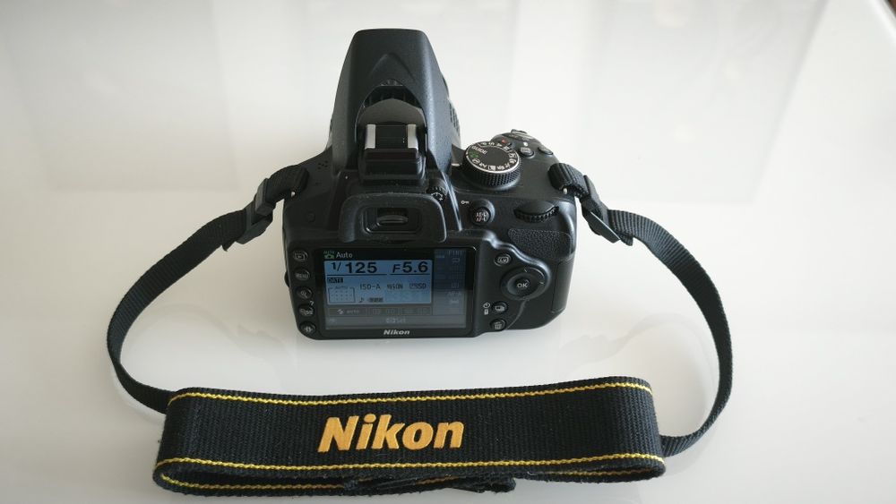 Nikon D3200 с обектив 18-55mm VR II
