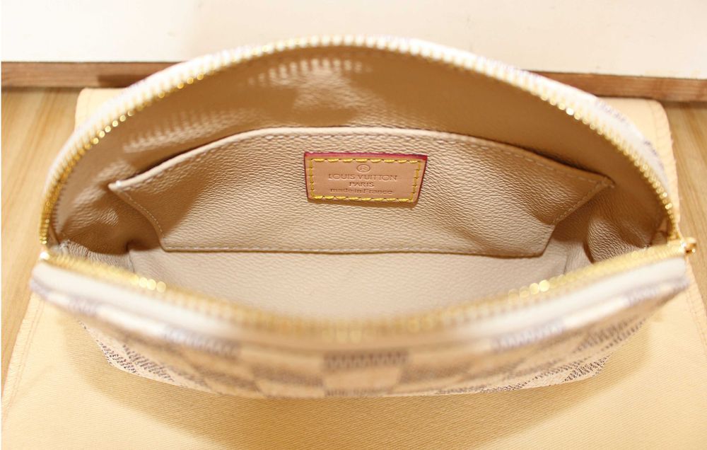 Козметична чанта Louis Vuitton