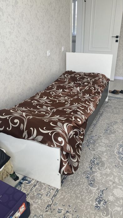 Одноместный кровать без матраца
