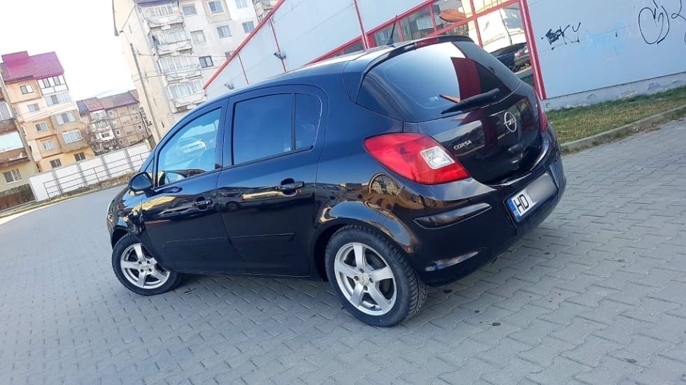 Proprietar,vand opel corsa,an 2008,taxe la zi,are 155000 km