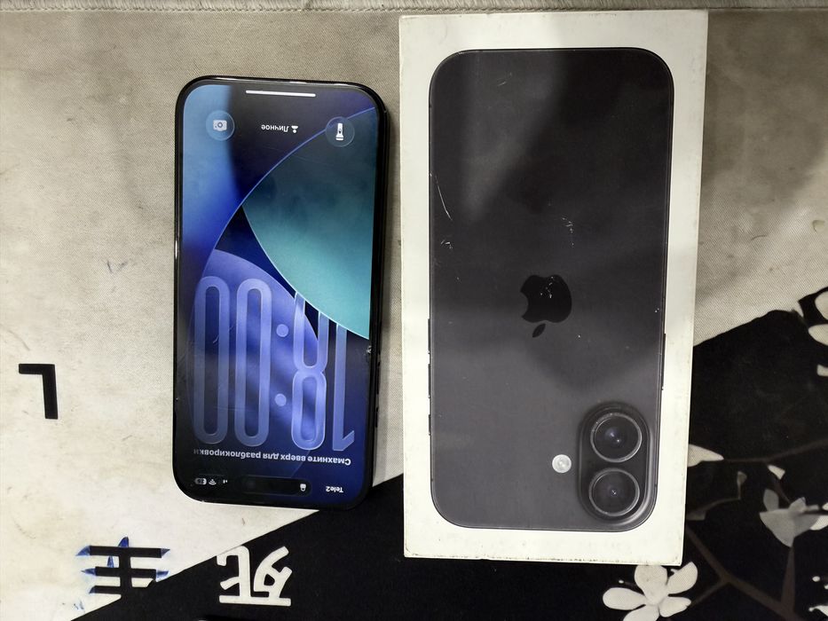 Продам айфон 16 256гб