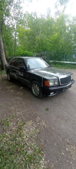 Mercedes-Benz 190 E