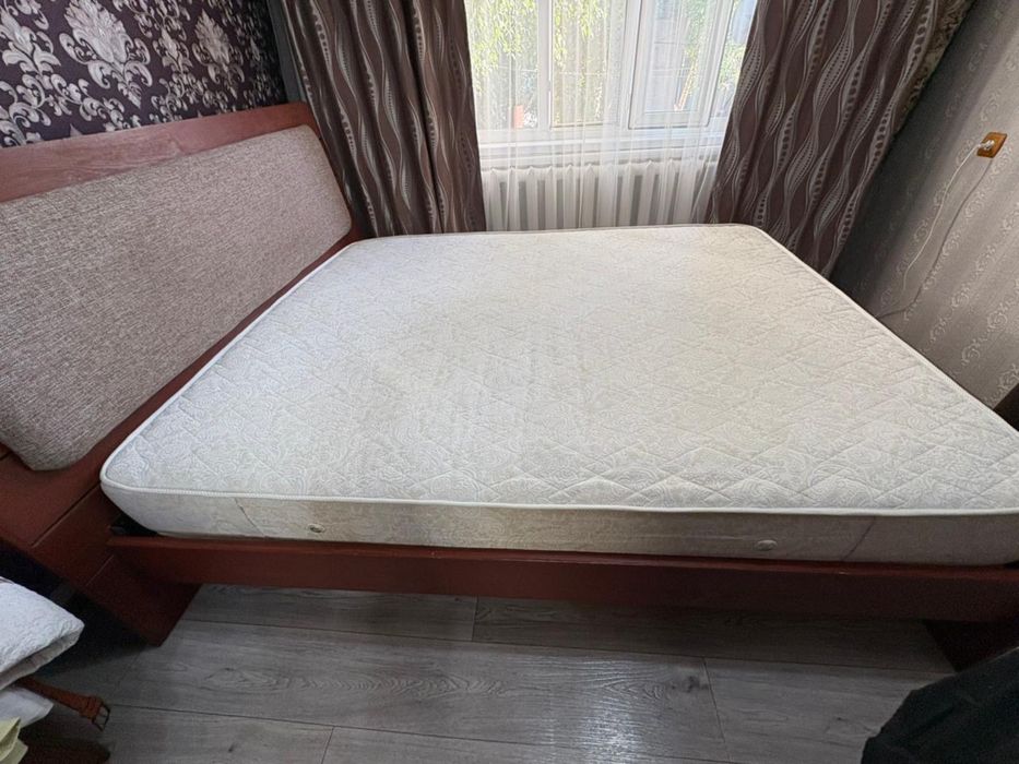 Продается кровать 2*1,6 с матрасом