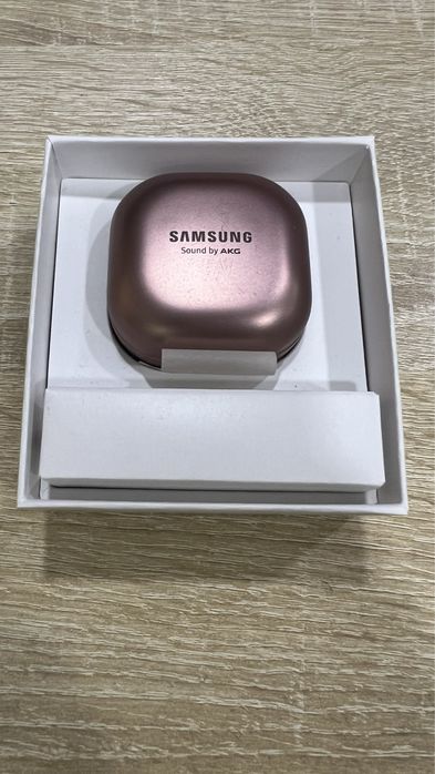 Наушники Samsung Buds Live