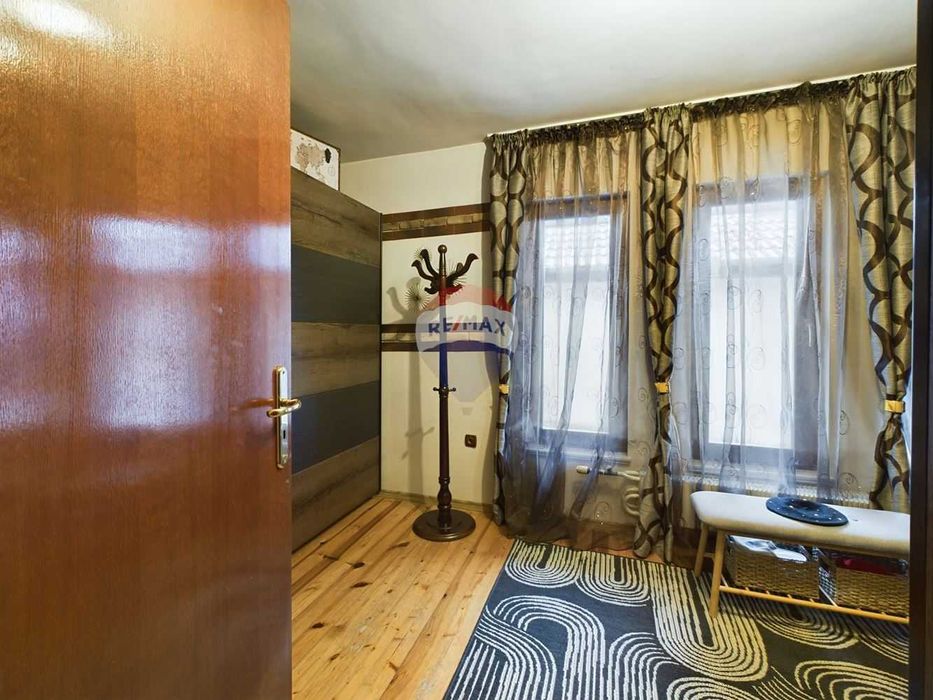 Продава се Къща в Варна, Виница - 271 кв.м за 2063 €/кв.м - Снимка #15