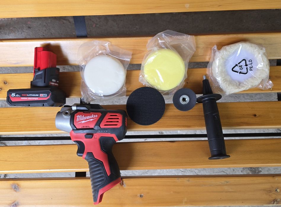 Mașină de lustruit/șlefuit subcompactă Milwaukee M12 BPS + acumulator  M12 HB5 HIGH OUTPUT
