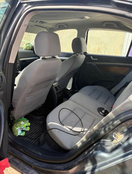 Vând sau schimb skoda Octavia 2