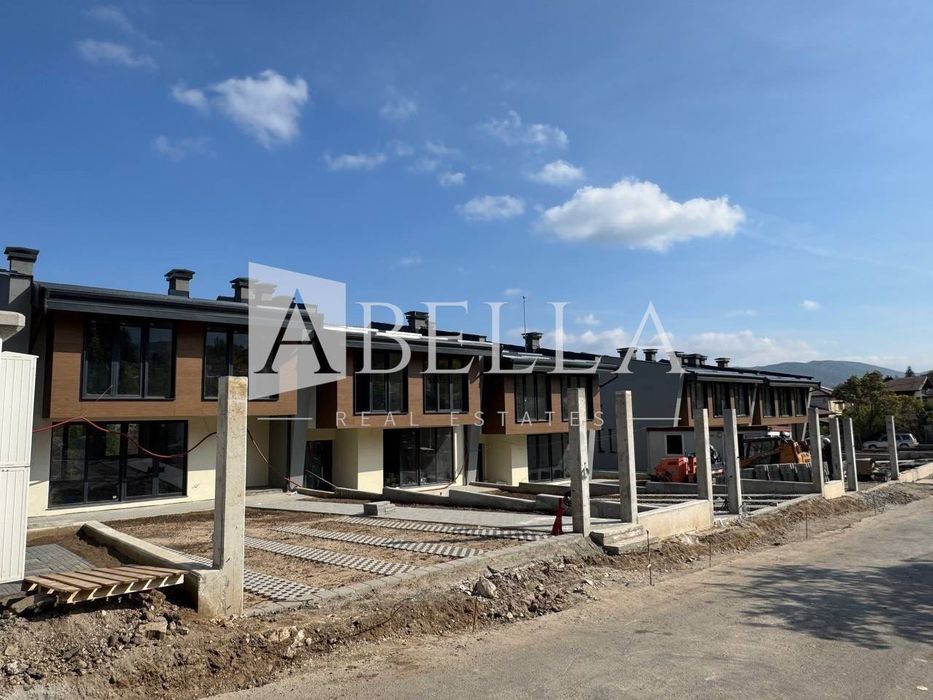 Продава се Къща в с. Панчарево, Област София-град - 253 кв.м за 2160 €/кв.м - Снимка #2