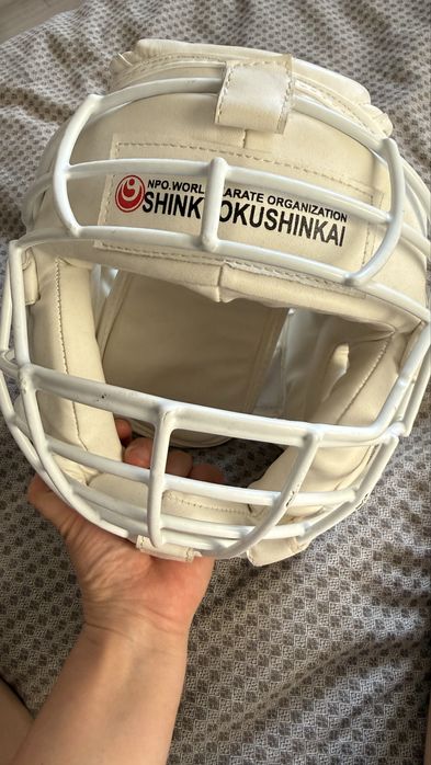 Продам шлем для каратэ