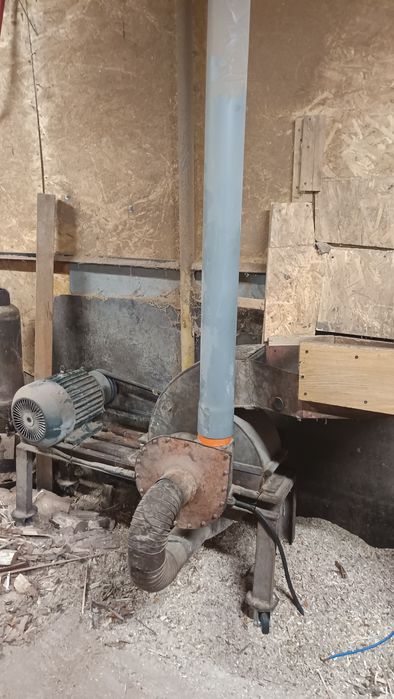 Продавам линия за производство на пелети на пелети състояща се от:

Пе