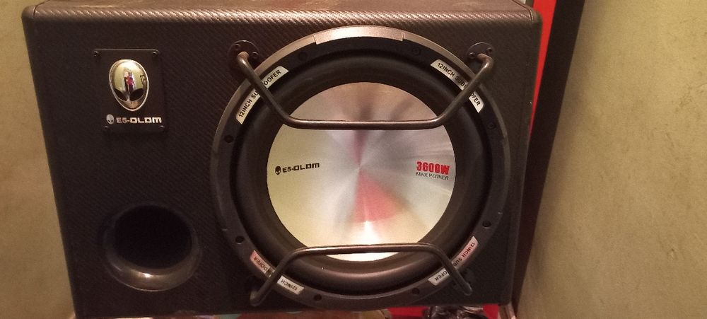 Сабуфер в хорошем состоянии