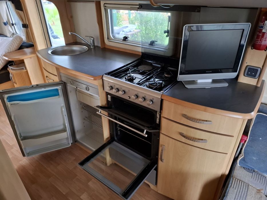 Каравана Sterling elit 8m