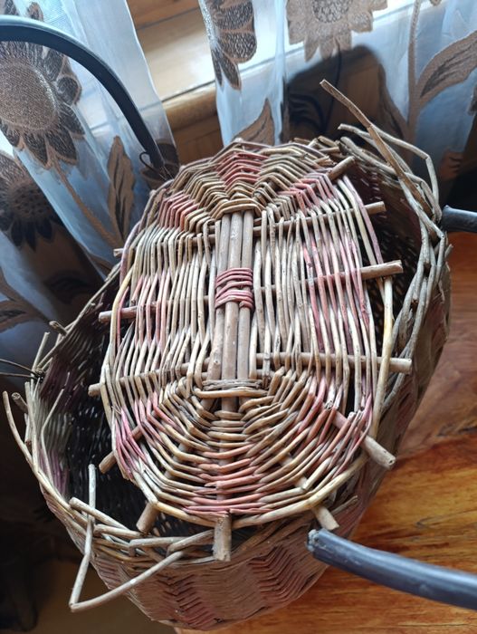 Скидка!Срочно продам плетёную корзинку