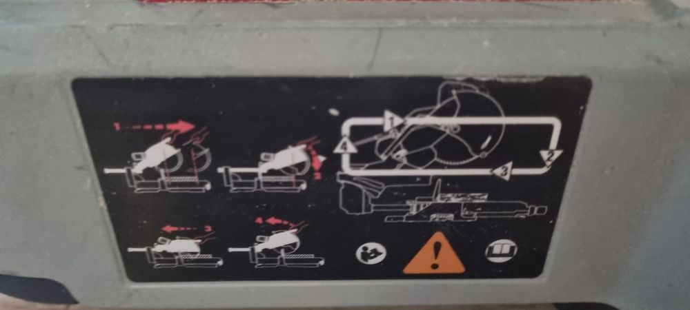 Milwaukee MS305DB Потапящ циркуляр с герунг