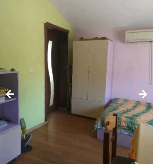 Атрактивен  имот.Самостоятелна къща-Два етажа(първият търговска площ).