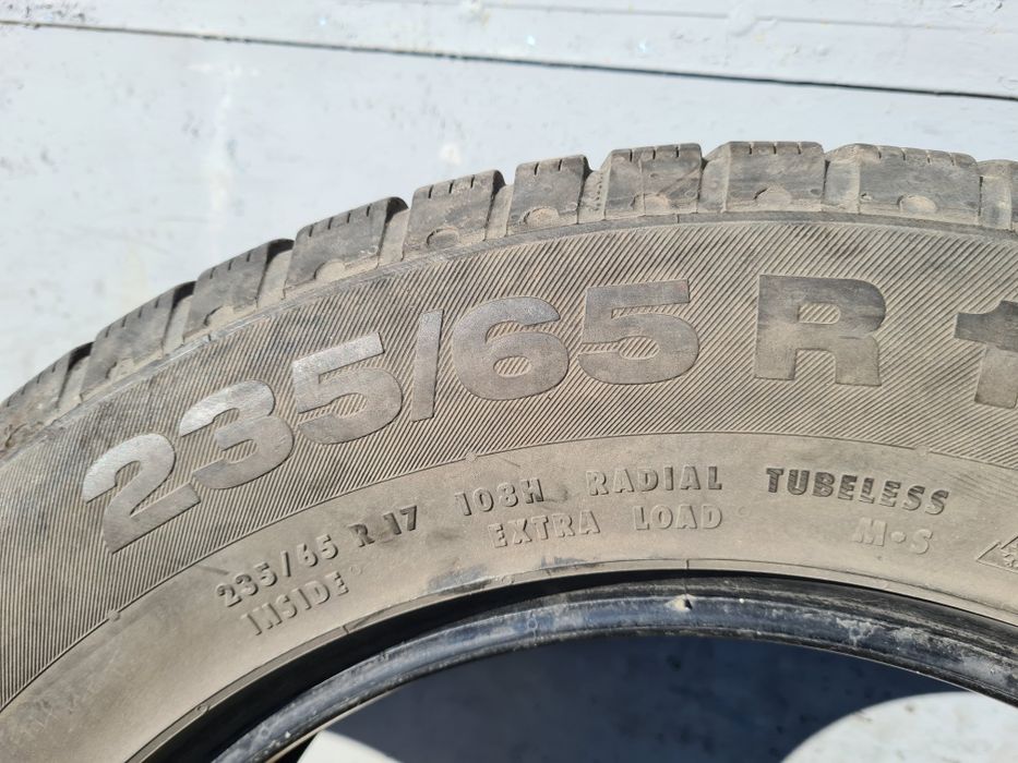 2 бр. зимни гуми 235/65/17 Continental DOT 3711 5 mm