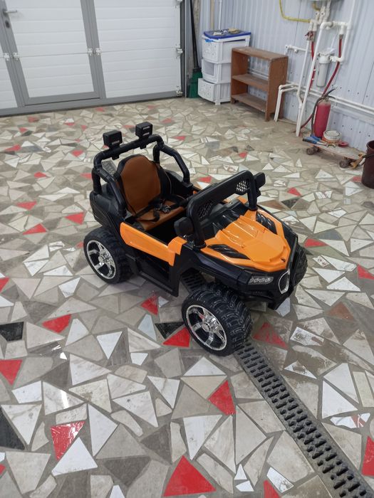 Детская машинка .