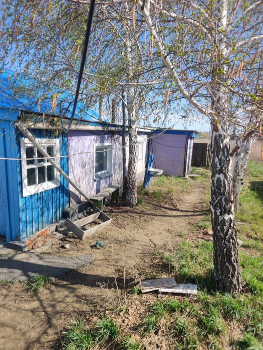 Үй де қора сатылады .