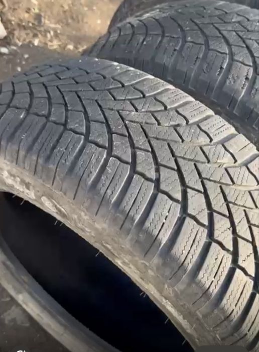 Покрышки продается .все сезонка