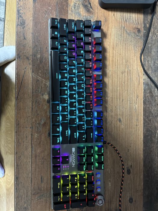 Продавам клавиатура Canyon