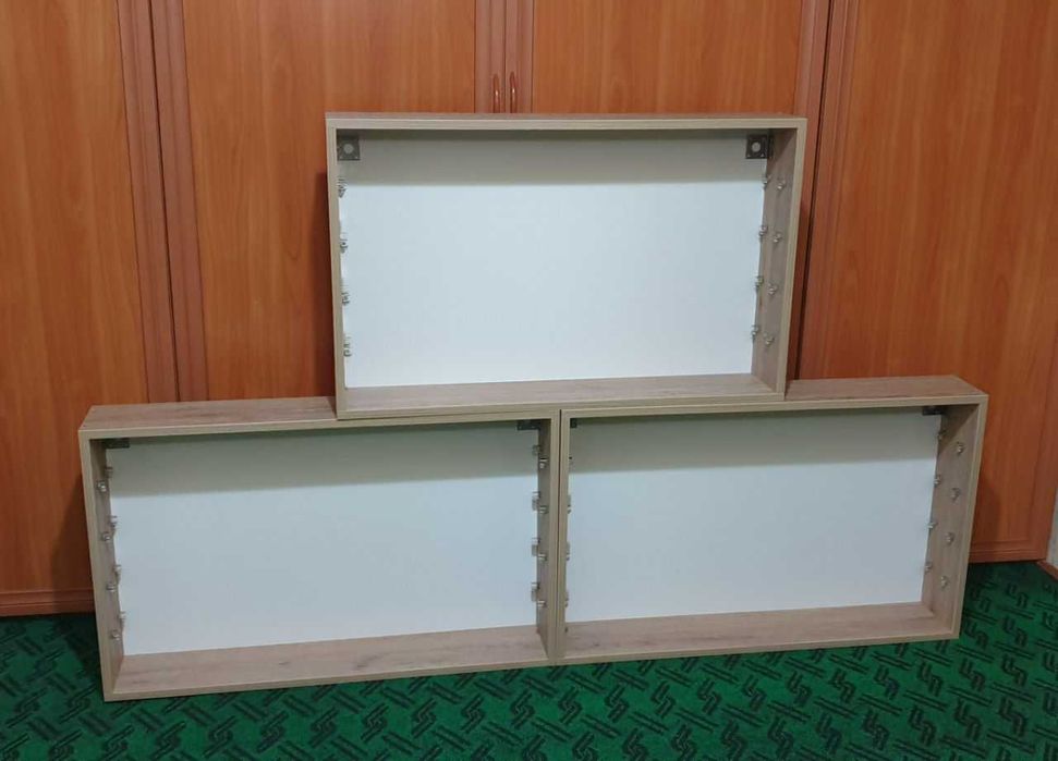 Продам новую подвесную полку для масштабных моделей и т.п.