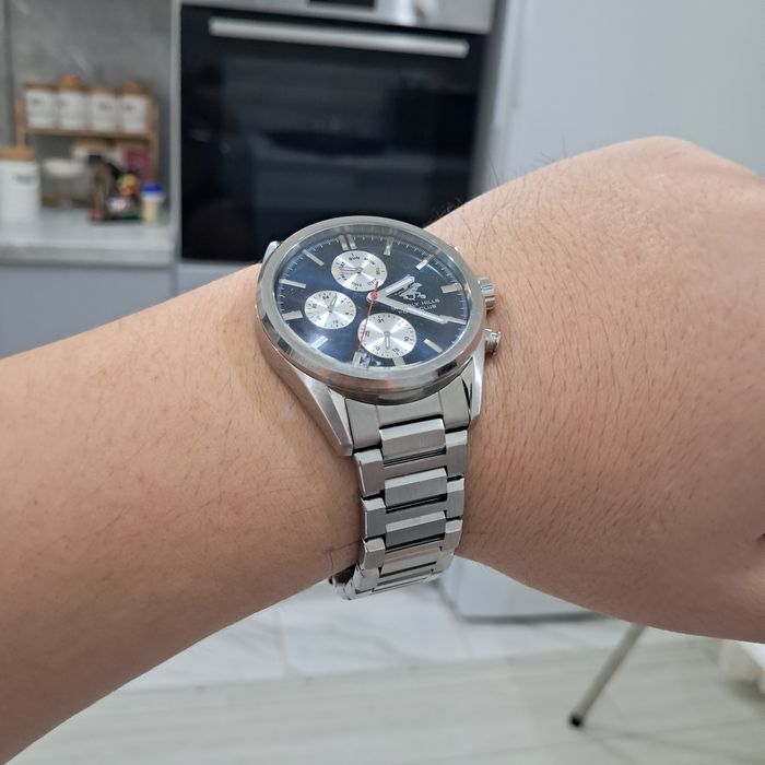 Продам стильные часы