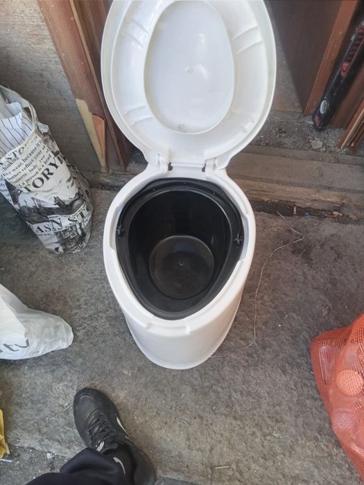 Новый  био туалет  унитаз