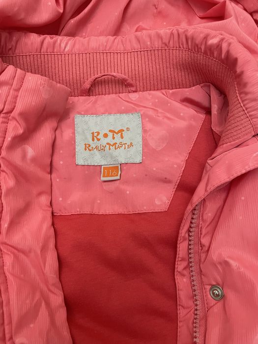 Продам курточку на девочку.