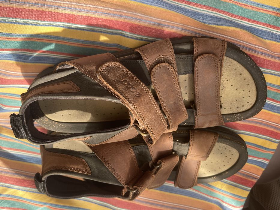 Vind sandale barbatesti ecco