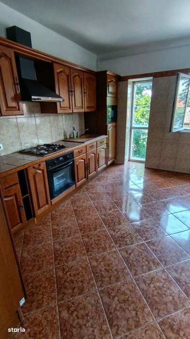 Ap. 4 camere, premium, zona Primăverii, parcare subterană, 2 intrări