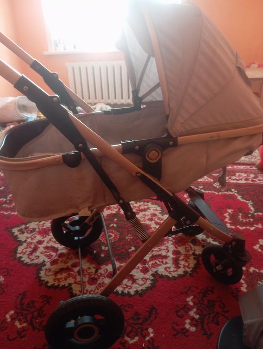 Отдам  коляску ,зима лето