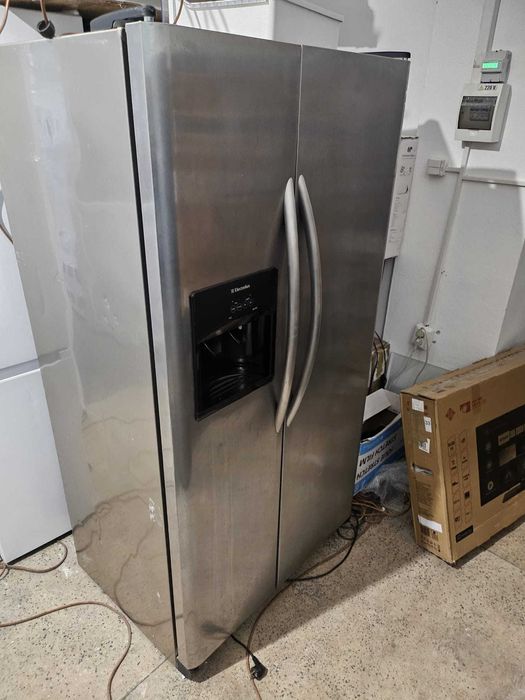 Frigider Side by Side Electrolux  640l ,Dozato Apa,Gheata,Fulgi !!!